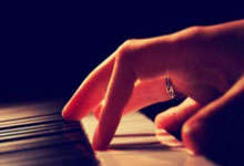 2025石家庄马拉松赛鸣枪开跑 3.5万名选手参赛2025-04-01.